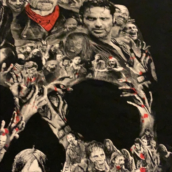 AMC The Walking Dead shirt - Picture 5 of 6